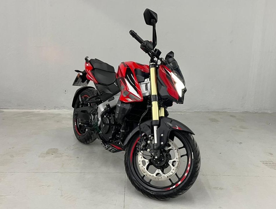 BAJAJ DOMINAR NS400Z