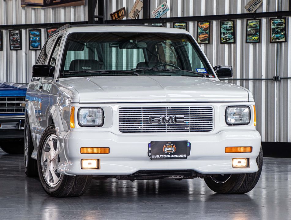 GMC GMC TYPHOON TURBO