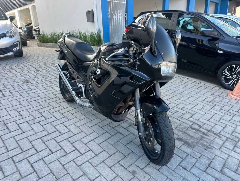 SUZUKI GSX 750 F