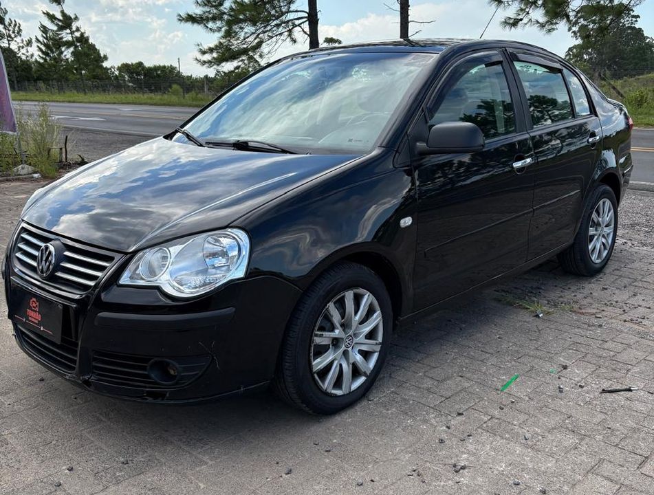 VolksWagen Polo Sedan 1.6 Mi Total Flex 8V 4p
