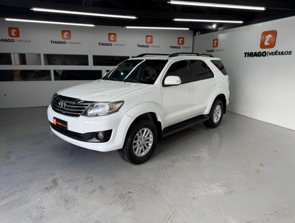 Toyota Hilux SW4 SR 4x2 2.7/ 2.7 Flex 16V Aut.