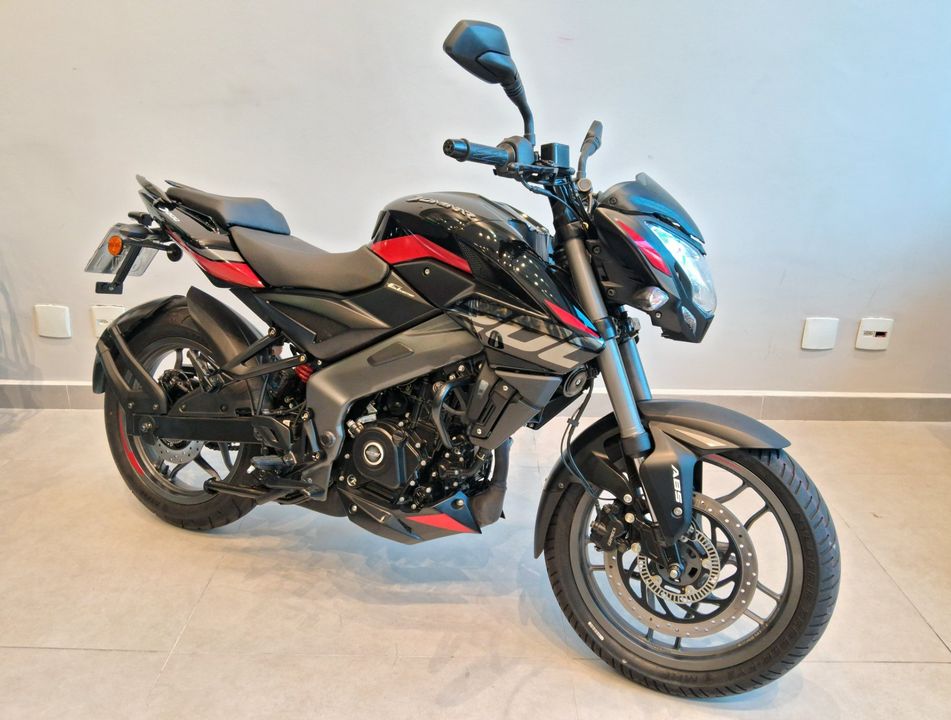 BAJAJ DOMINAR 200