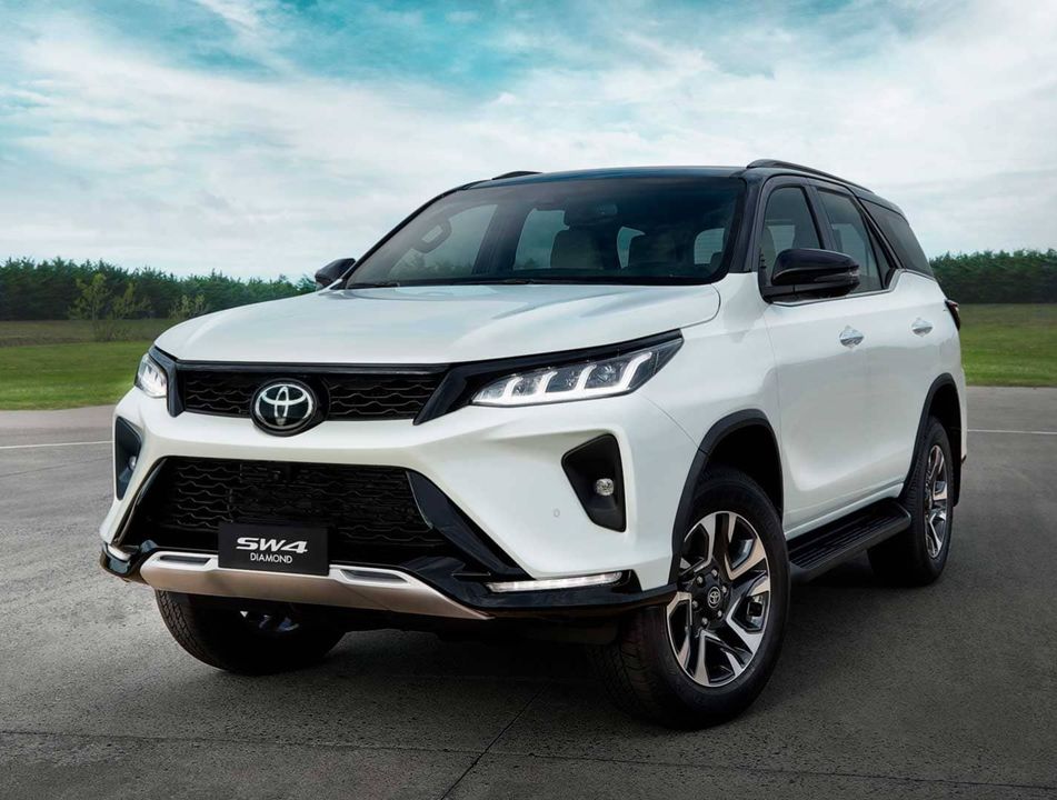 Toyota Hilux SW4 SRX Plat. 4x4 2.8 TB Die. Aut.