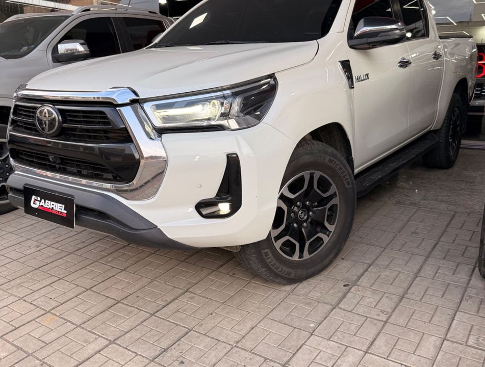 Toyota Hilux CD SRX 4x4 2.8 TDI 16V Diesel Aut.