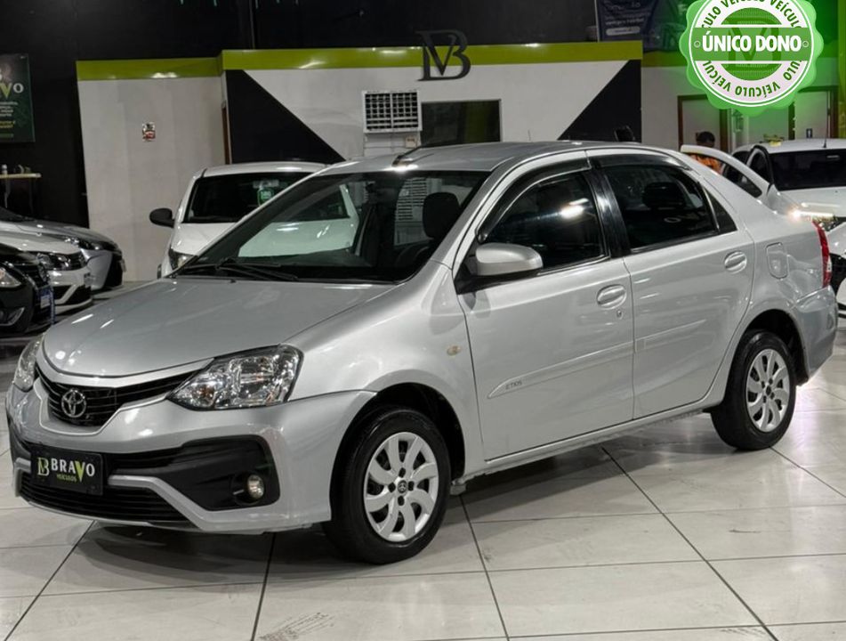 Toyota ETIOS XS Sedan1.5 Flex 16V 4p Mec.