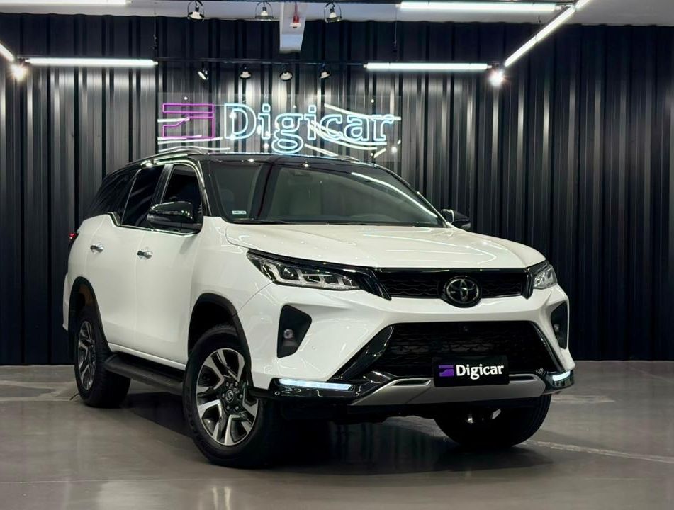 Toyota Hilux SW4 Diamond 2.8 TB 4x4 Die. Aut.