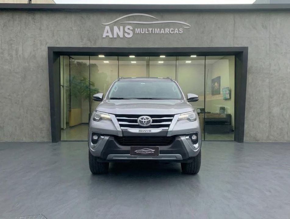 Toyota Hilux CD SRX 4x4 2.8 TDI 16V Diesel Aut.