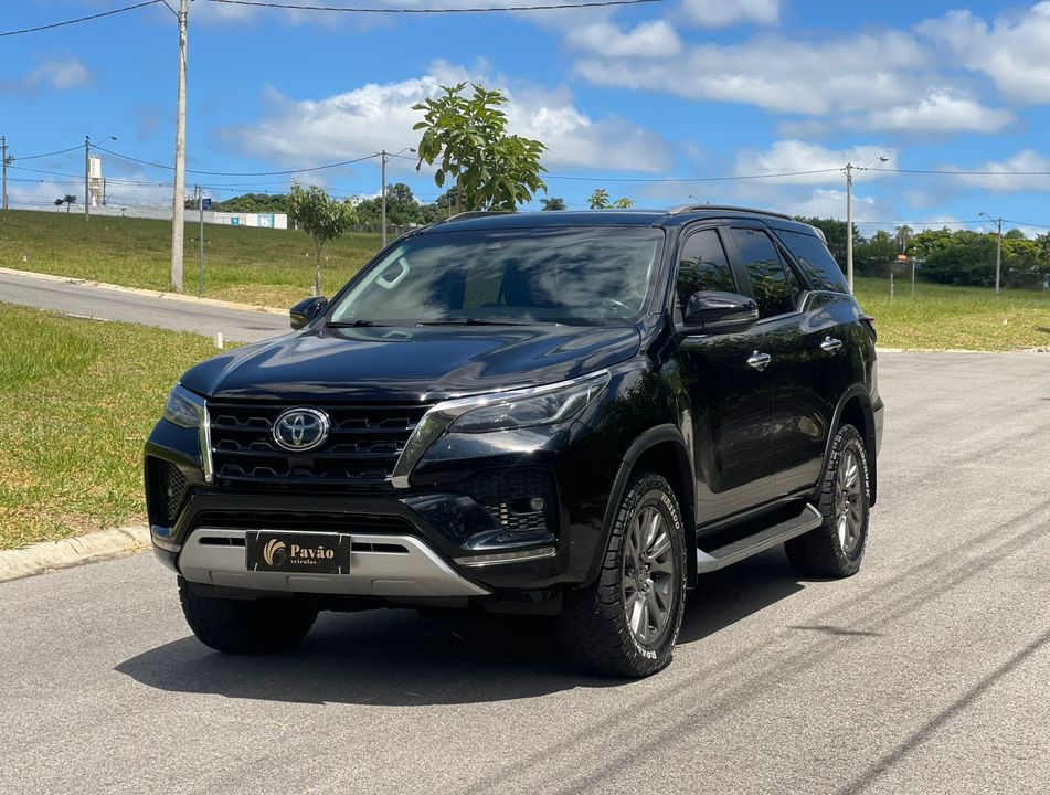 Toyota Hilux SW4 SRX 4x4 2.8 TDI 16V Dies. Aut.