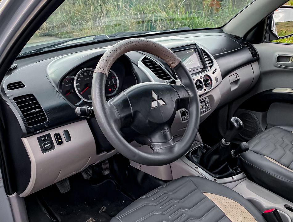 Mitsubishi L200 Triton GLS 3.2 CD TB Int.Diesel Mec
