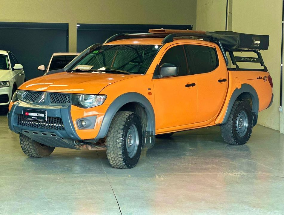 Mitsubishi L200 Triton Savana 3.2 CD TBI Dies. Mec.