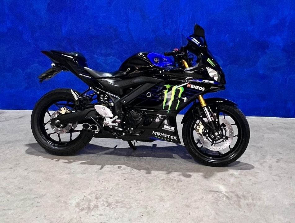 YAMAHA YZF R-3 321/ABS