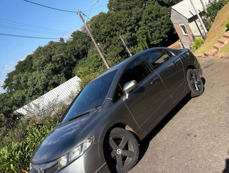 Honda Civic Sedan LXS 1.8/1.8 Flex 16V Aut. 4p