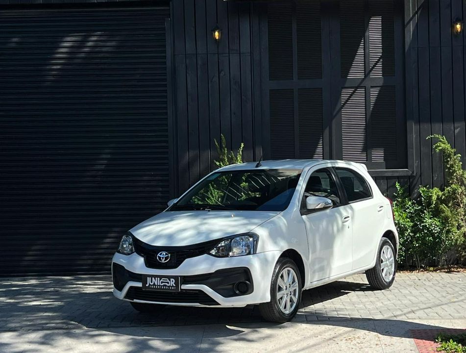 Toyota ETIOS X Plus 1.5 Flex 16V 5p Mec.