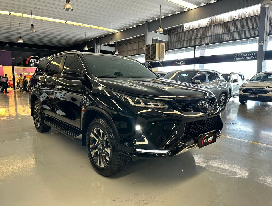 Toyota Hilux SW4 Diamond 2.8 TB 4x4 Die. Aut.