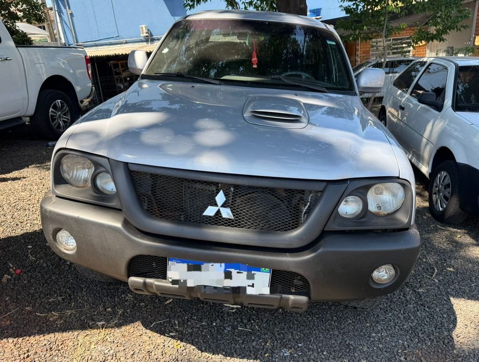 Mitsubishi L200 OUTDOOR HPE 2.5 4x4 CD T.Dies. Mec.