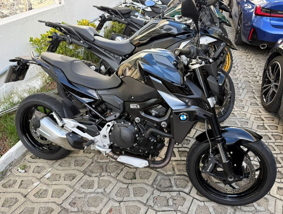 BMW F 900 R Sport Plus