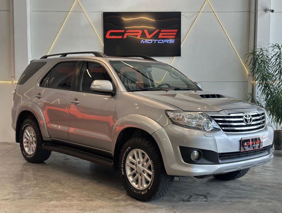 Toyota Hilux SW4 SRV D4-D 4x4 3.0 TDI Dies. Aut