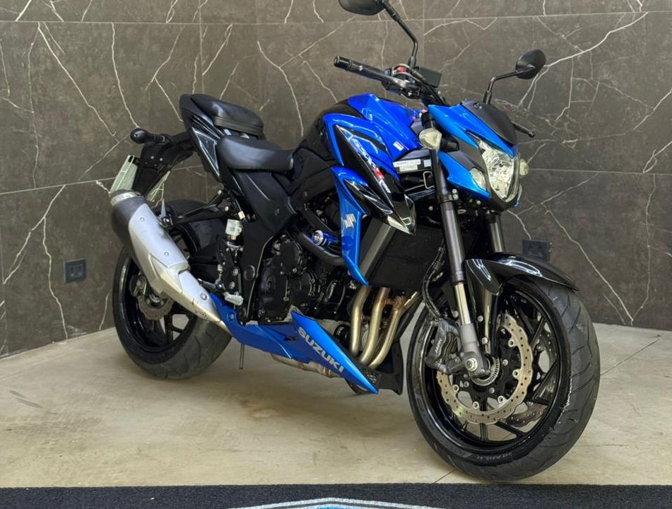 SUZUKI GSX-S 750