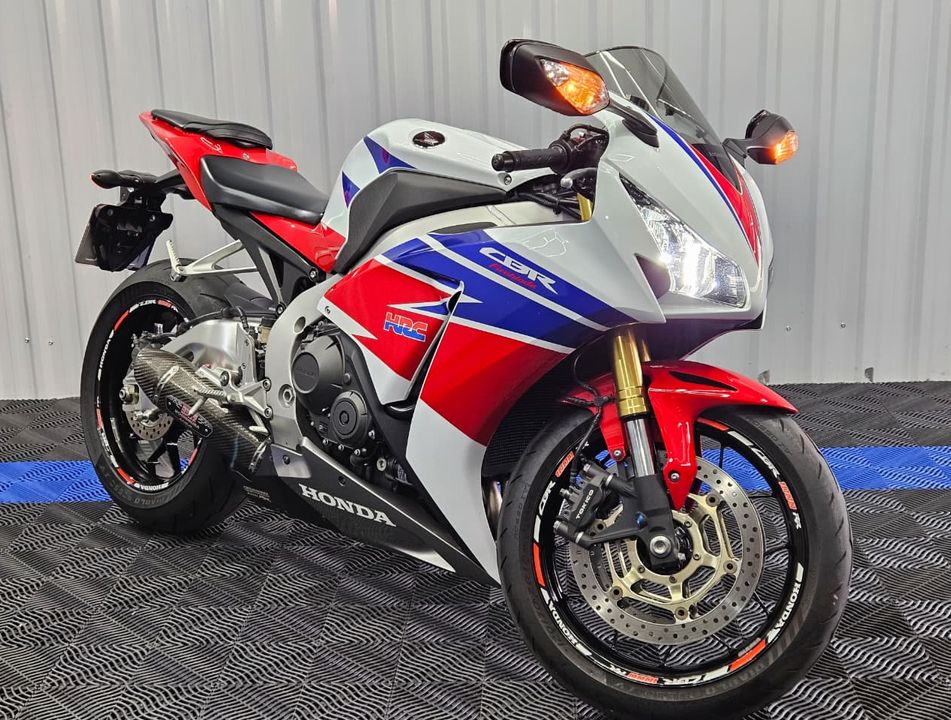 HONDA CBR 1000 RR Fireblade