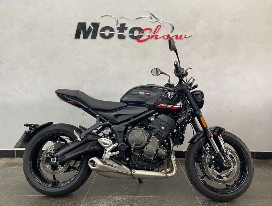 TRIUMPH TRIDENT 660