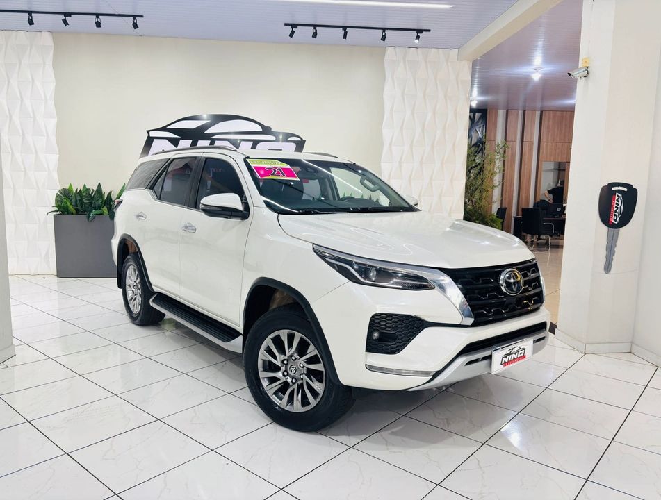 Toyota Hilux SW4 SRX 4x4 2.8 TDI 16V Dies. Aut.