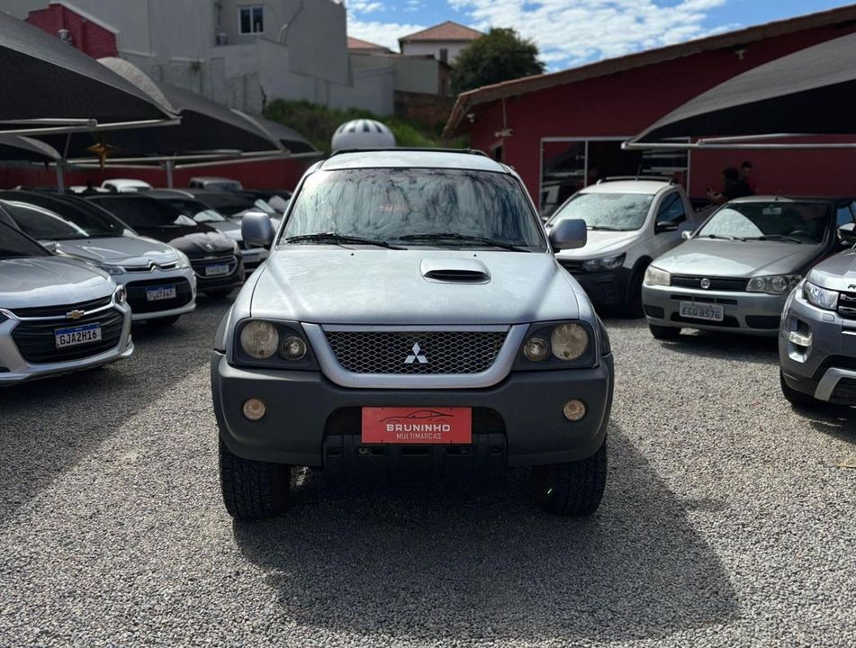 Mitsubishi L200 OUTDOOR HPE 2.5 4x4 CD T.Dies. Mec.