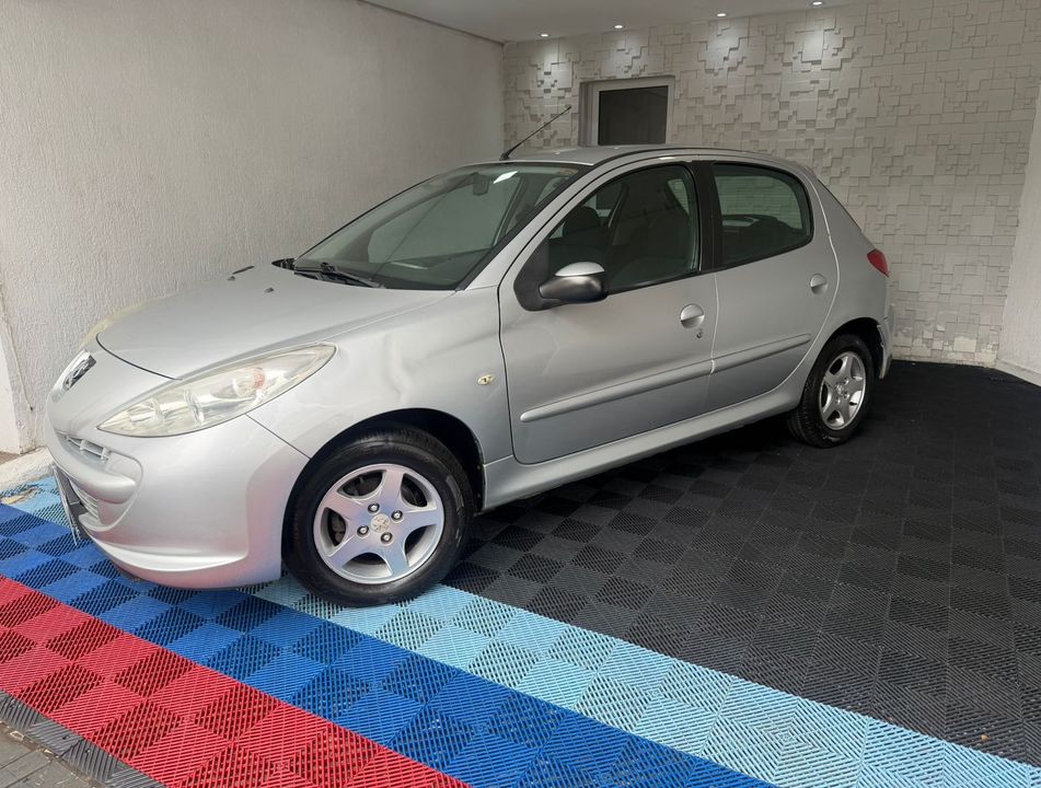 Peugeot 207 XR 1.4 Flex 8V 5p