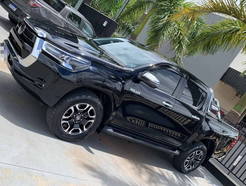 Toyota Hilux SW4 SRX Plat. 4x4 2.8 TB Die. Aut.