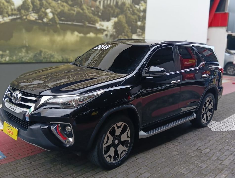 Toyota Hilux SW4 SRX 4x4 2.8 TDI 16V Dies. Aut.