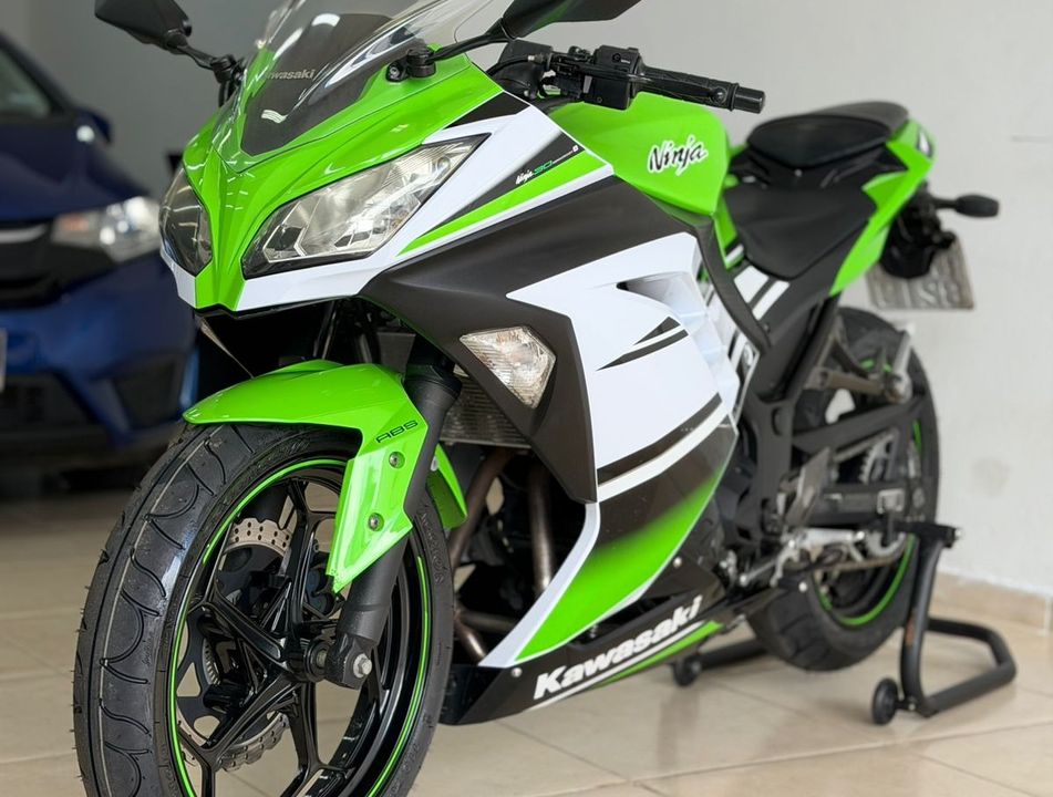 KAWASAKI NINJA 300