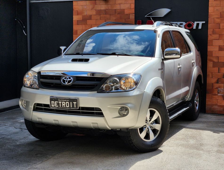 Toyota Hilux SW4 SRV D4-D 4x4 3.0 TDI Dies. Aut