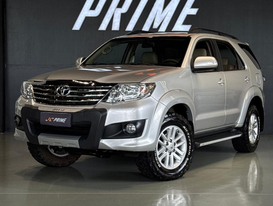 Toyota Hilux SW4 SR 4x2 2.7/ 2.7 Flex 16V Aut.