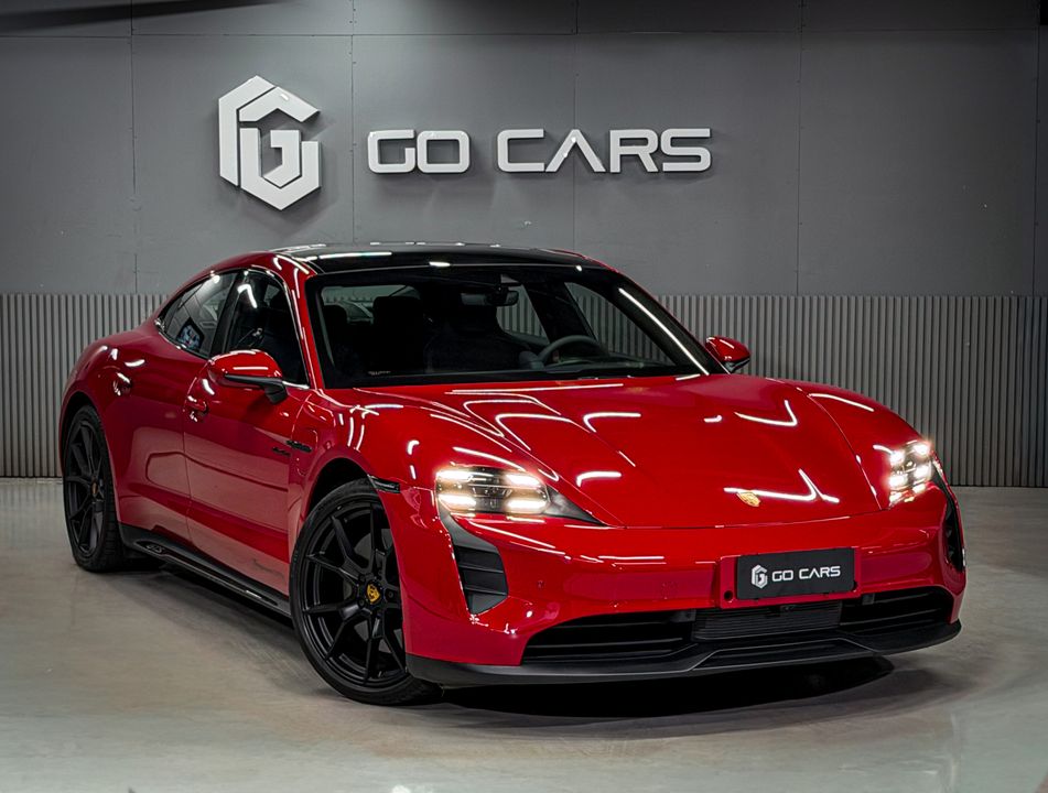 Porsche Taycan GTS (Elétrico) 
