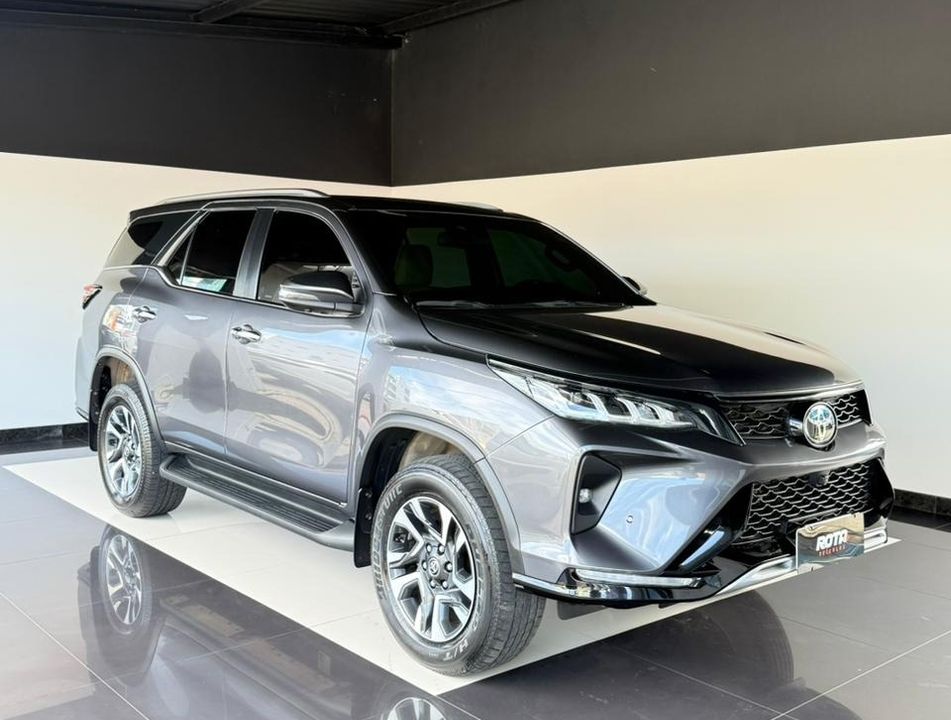 Toyota Hilux SW4 Diamond 2.8 TB 4x4 Die. Aut.