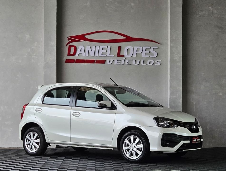 Toyota ETIOS X Plus 1.5 Flex 16V 5p Mec.