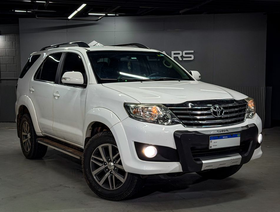 Toyota Hilux SW4 SR 4x2 2.7/ 2.7 Flex 16V Aut.