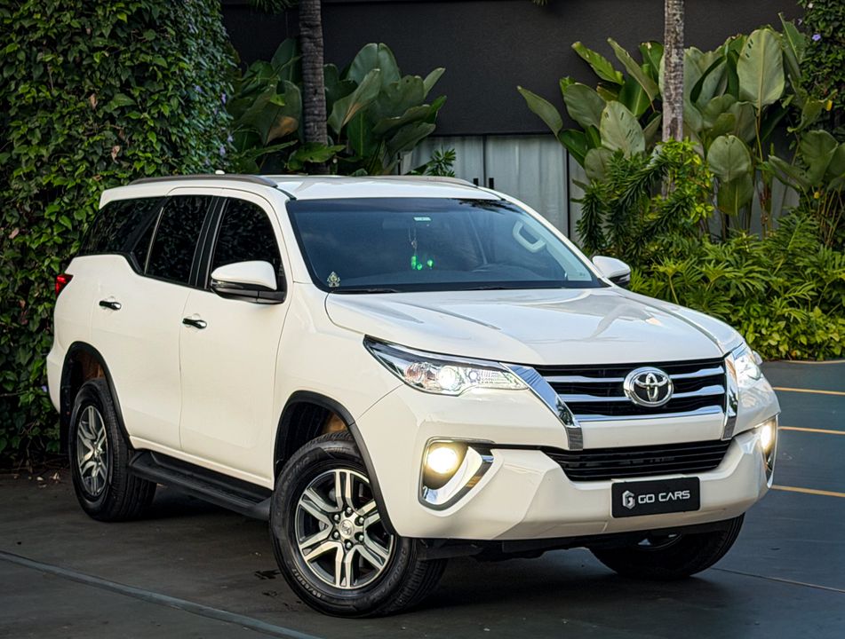 Toyota Hilux SW4 SRV 4x2 2.7 Flex 16V Aut.