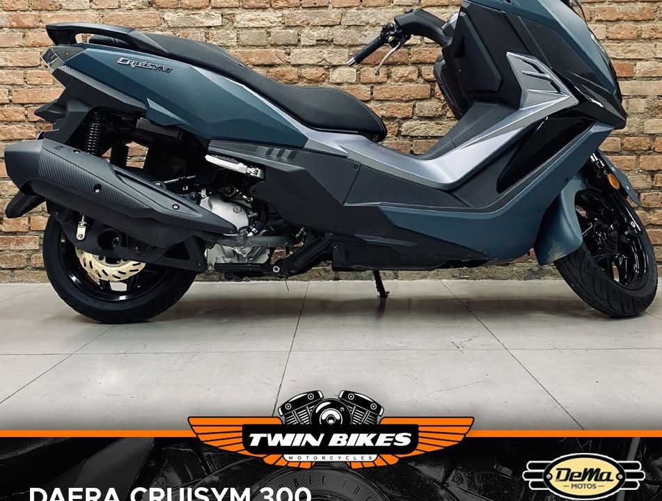DAFRA CRUISYM 300 