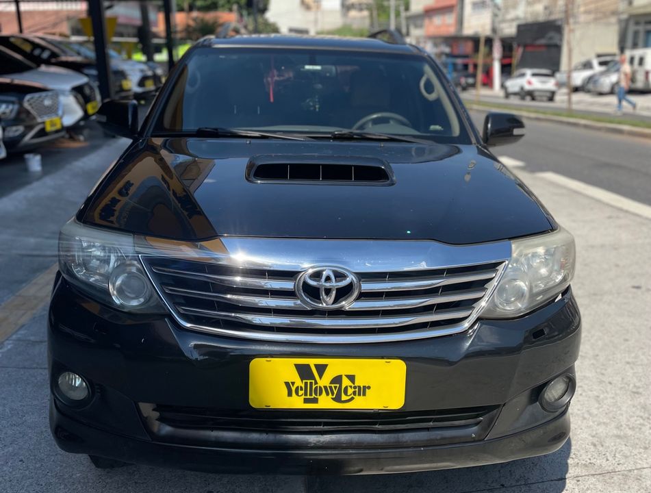 Toyota Hilux SW4 SRV D4-D 4x4 3.0 TDI Dies. Aut