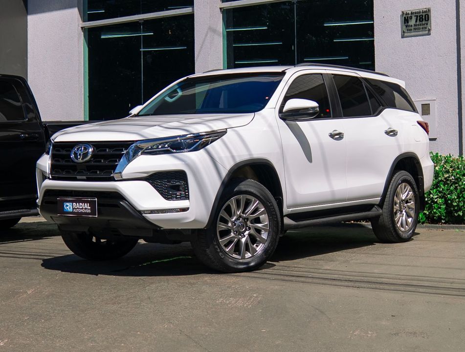 Toyota Hilux SW4 SRV 4x2 2.7 Flex 16V Aut.