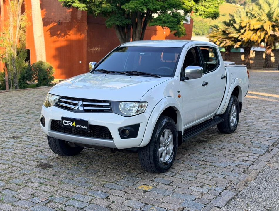 Mitsubishi L200 Triton HLS 2.4 Flex 16V CD Mec.