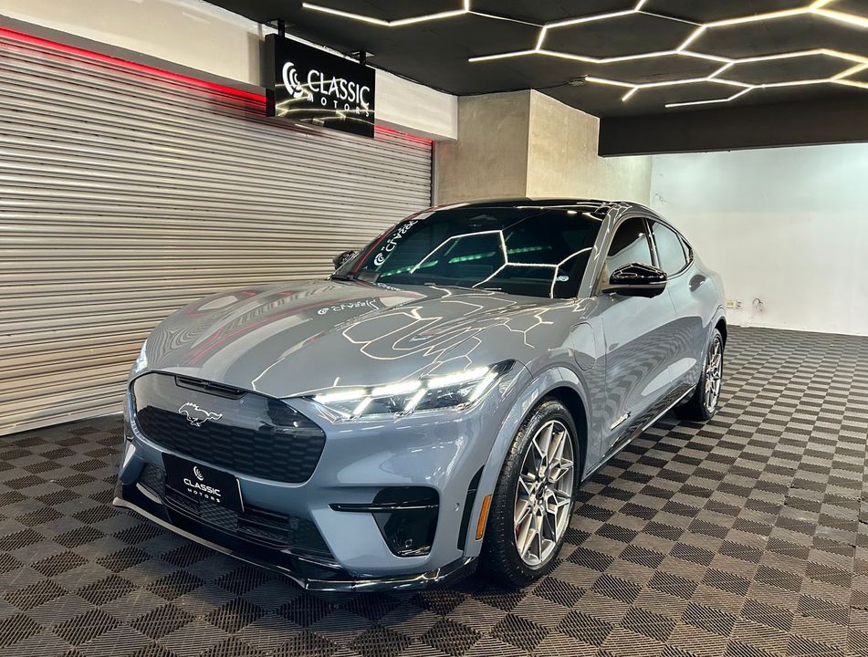 Ford Mustang Mach-E GT Performance (Elétrico)