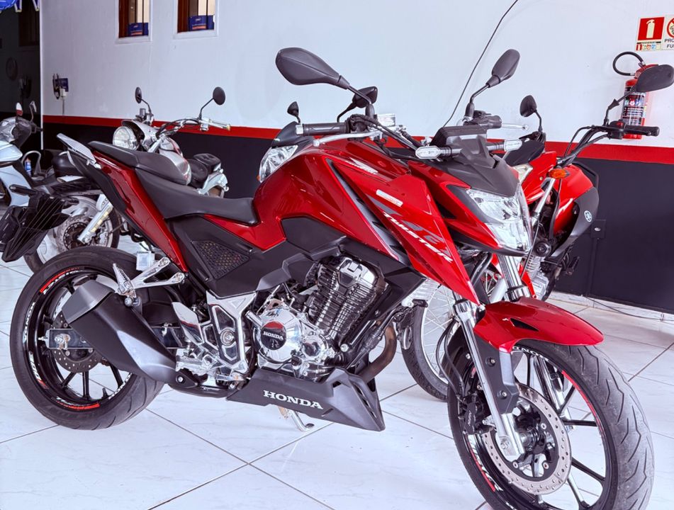 HONDA CB 300F Twister Flex