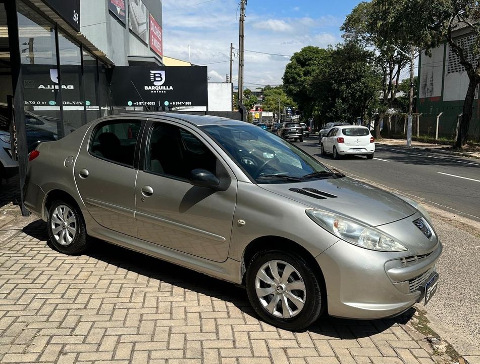 Peugeot 207 Sedan Passion XR 1.4 Flex 8V 4p