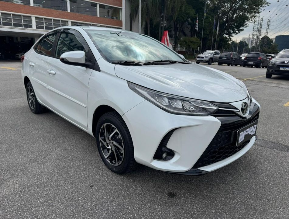 Toyota YARIS XLS Sedan 1.5 Flex 16V 4p Aut.
