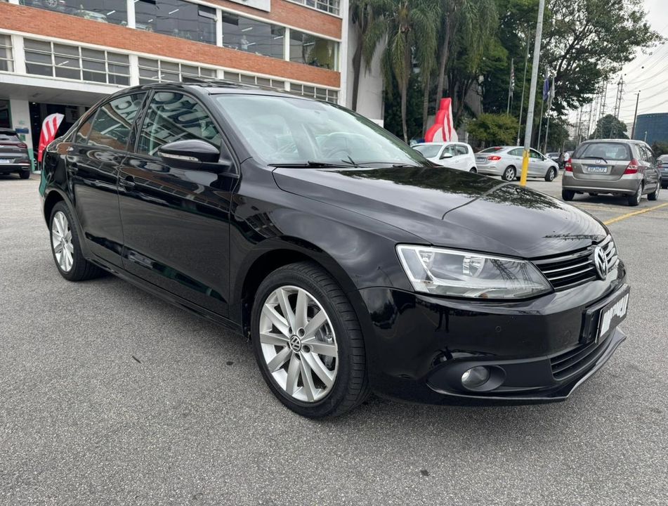 VolksWagen JETTA Comfortline 2.0 T.Flex 8V 4p Tipt.