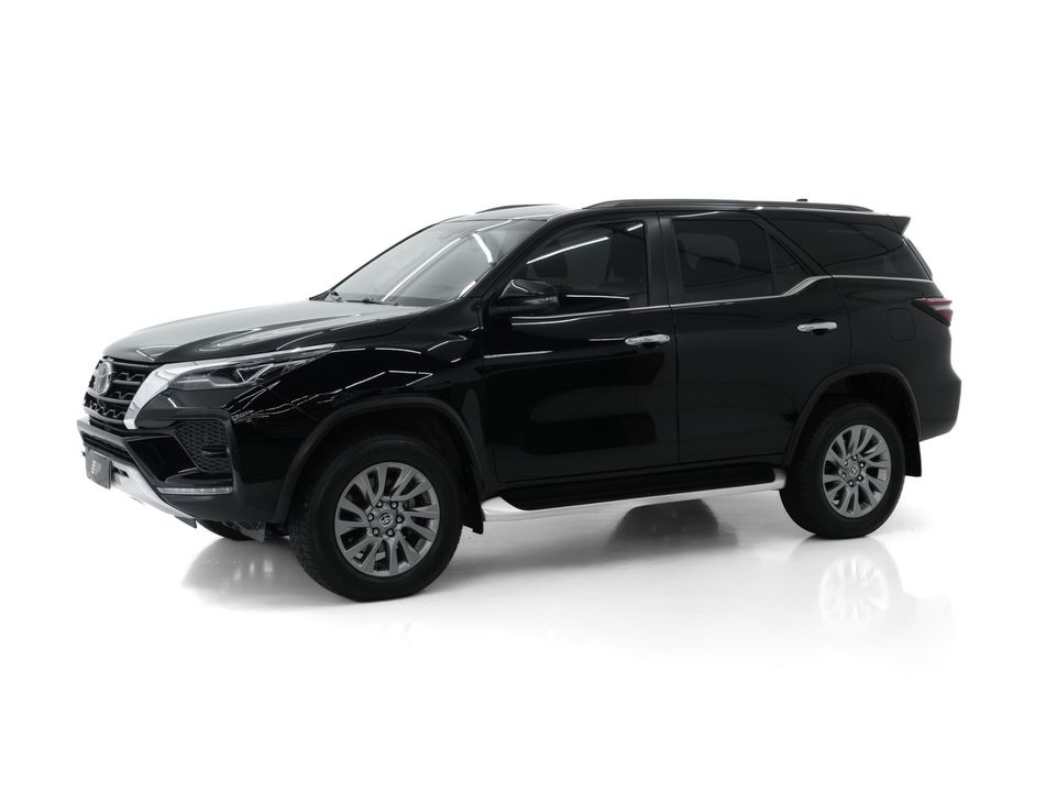 Toyota Hilux SW4 SRX 4x4 2.8 TDI 16V Dies. Aut.