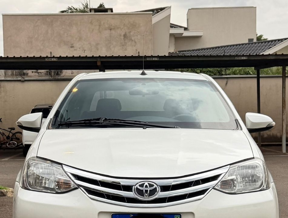 Toyota ETIOS PLATINUM Sed. 1.5 Flex 16V 4p Mec.