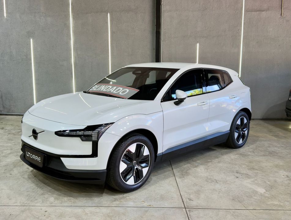 Volvo EX30 E40 Core (Elétrico)
