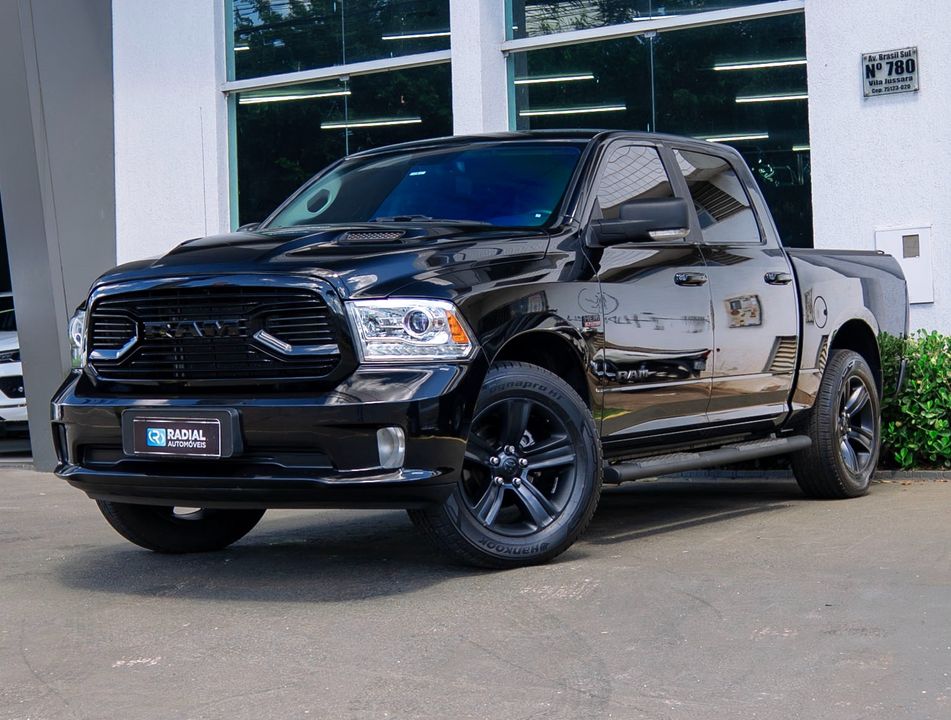RAM CLASSIC LARAMIE NIGHT ED. 5.7 4X4 Aut.